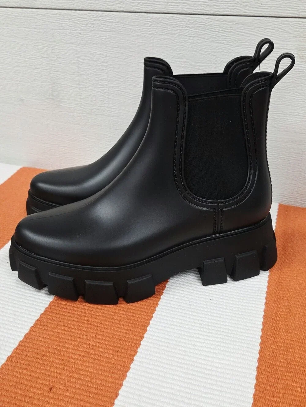 TERMIYFUL Chunky Black Chelsea Rain Boots 10 NEW